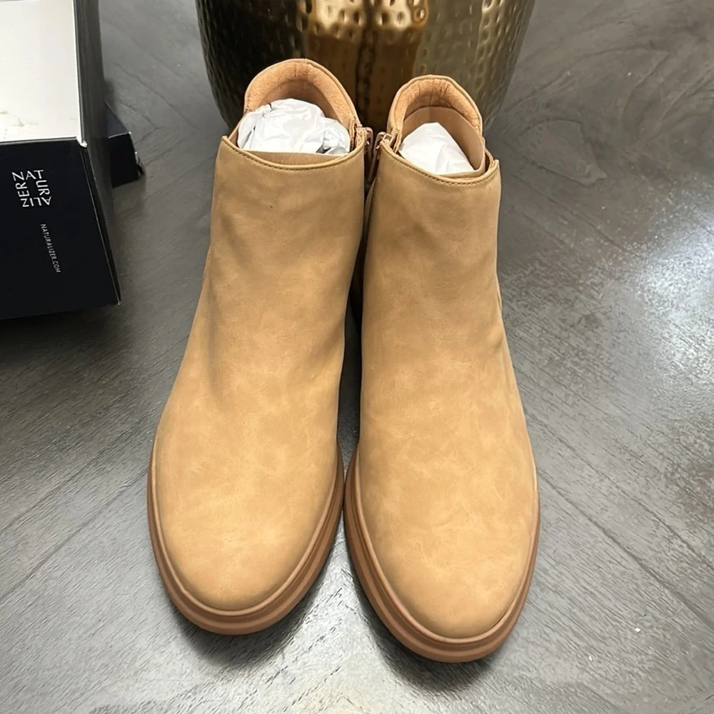 Naturalizer Cookiedough Genn-Swerve Ankle Boot_6